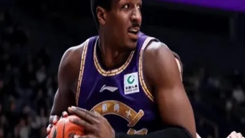 欧洲巅峰对决：意甲霸主国际米兰对阵英超霸主阿森纳，激战一触即发！