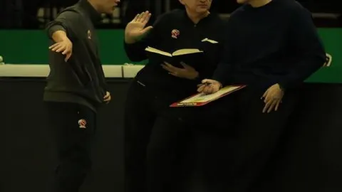 马莱莱热身赛表现引关注，申花队内实力对比或是关键因素？